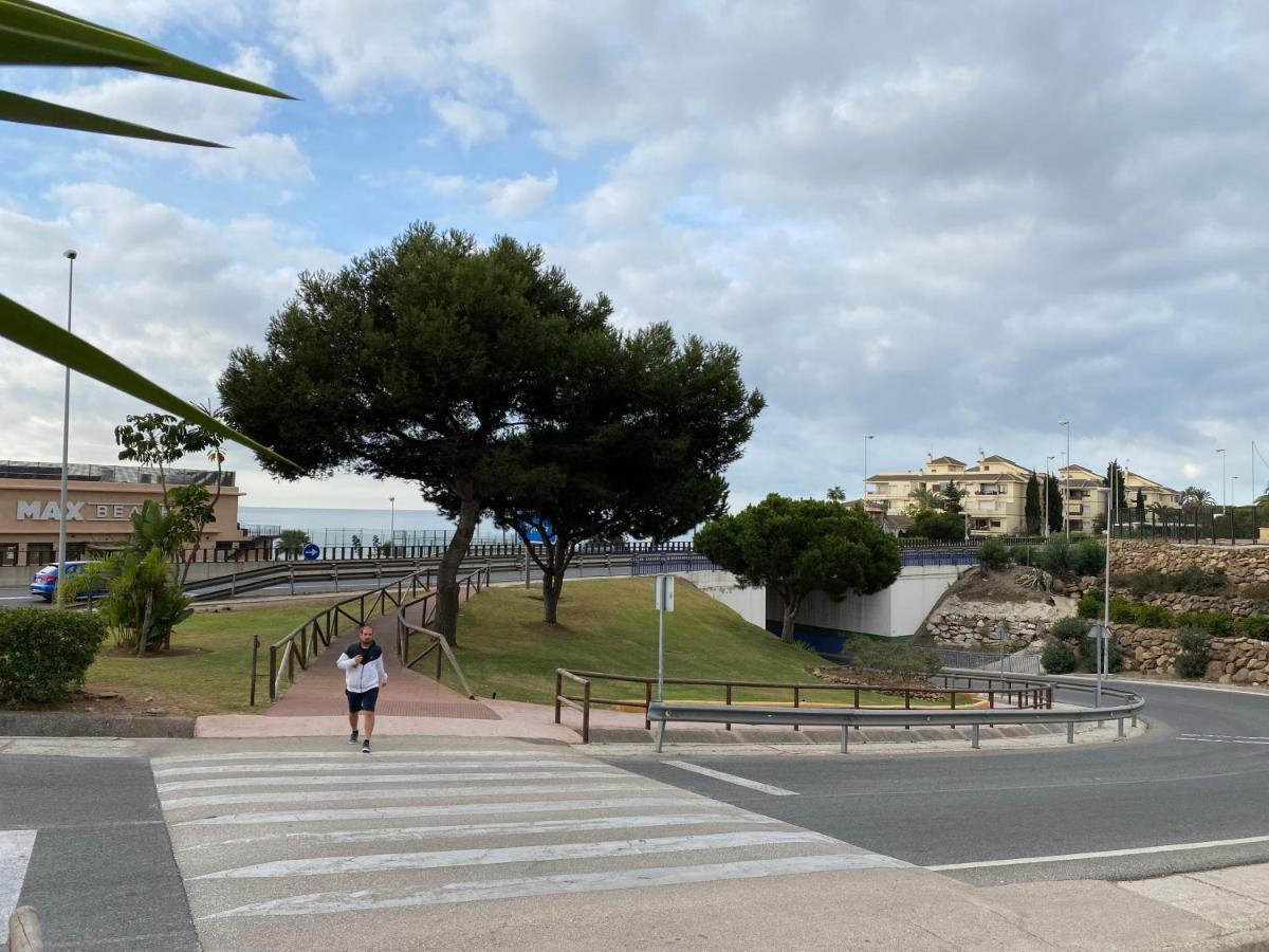 Ferienwohnung Super Holday Lubina Sol Mijas Beachfront Exterior foto
